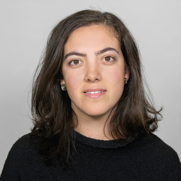 Portrait picture of Julia Manzano wearing a black shirt.